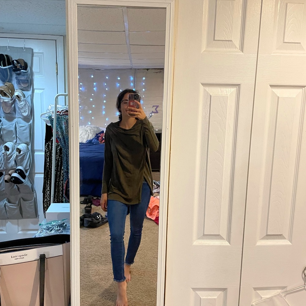 Green pull over hoodie